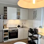 Moderne Wohlfuehlwohnung Nahe Df & Cgn! Апартаменты Швельм