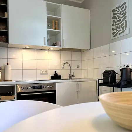 Moderne Wohlfuehlwohnung Nahe Df & Cgn! *