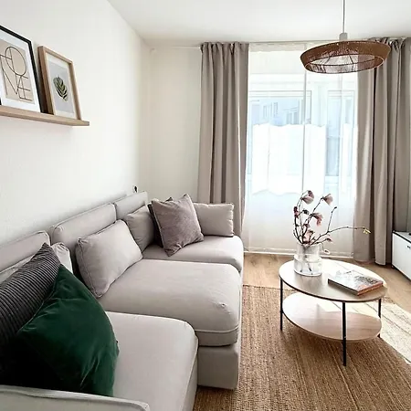 Moderne Wohlfuehlwohnung Nahe Df & Cgn! *