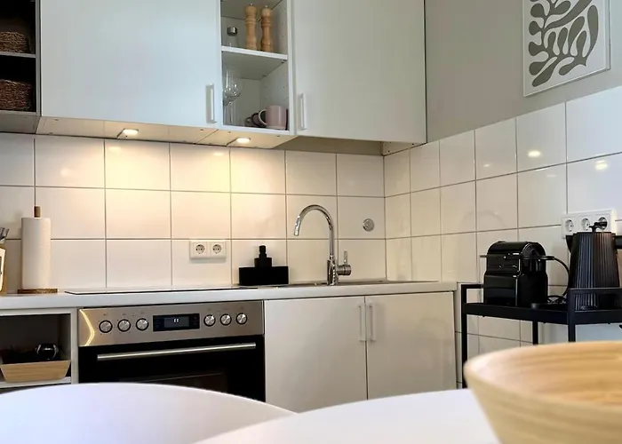 Moderne Wohlfuehlwohnung Nahe Df & Cgn! *