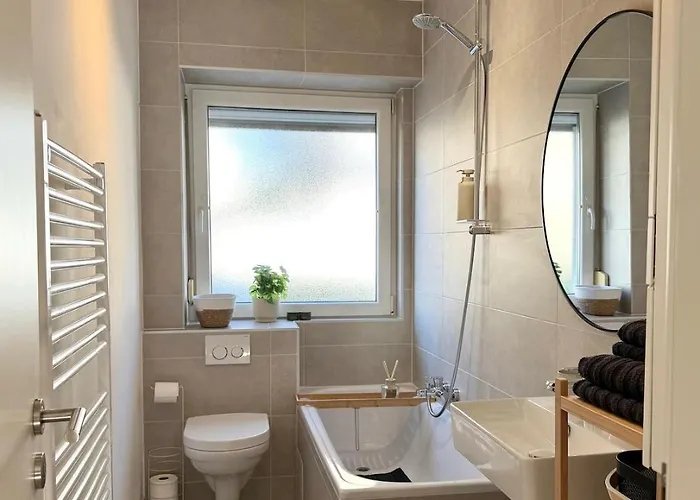 Moderne Wohlfuehlwohnung Nahe Df & Cgn! *